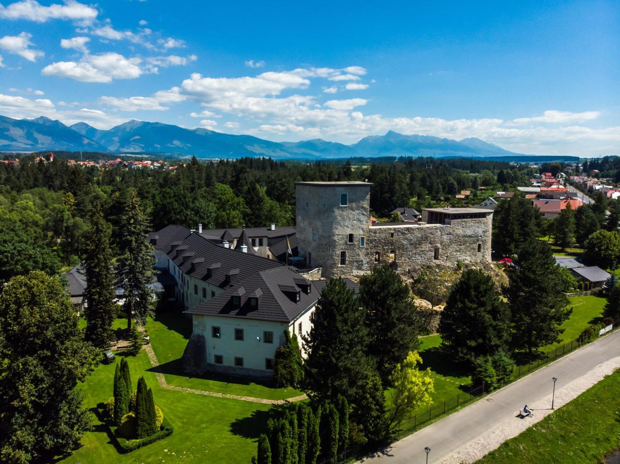 Chateau Grandcastle Liptovský Hrádok Esterno foto